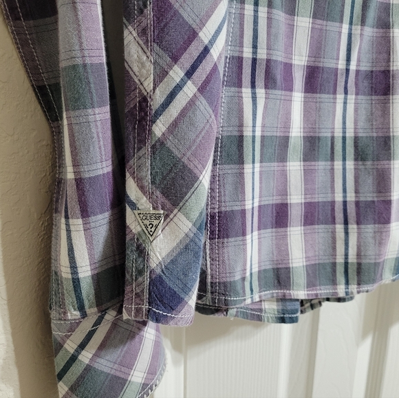EUC•Guess Plaid Long Sleeve Embroidered Shirt with Pearl Snaps•Medium•💜💚🤍💙 - Picture 5 of 14